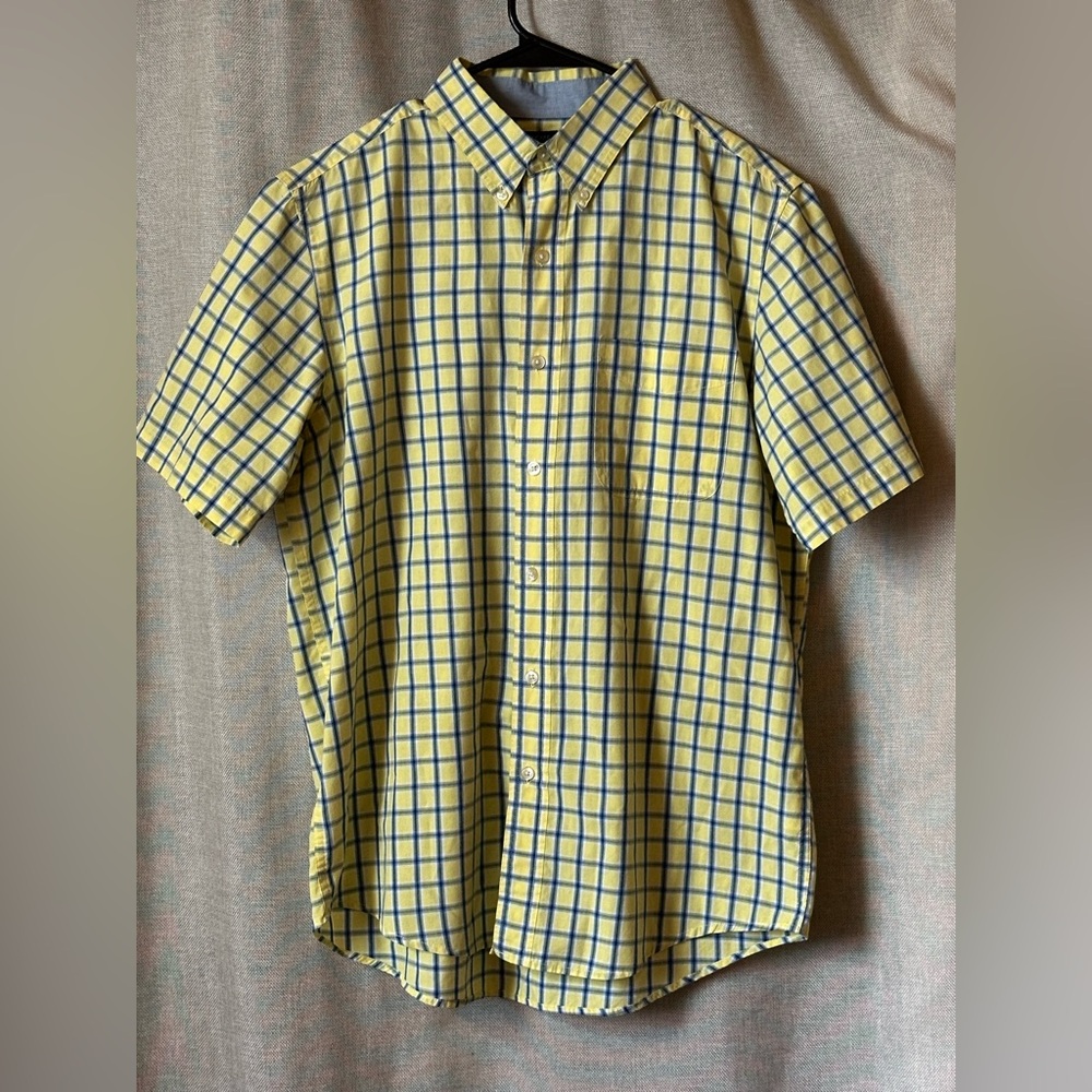 Chaps•short-sleeve button-down shirt•men’s medium•cotton blend•blue/yellow plaid